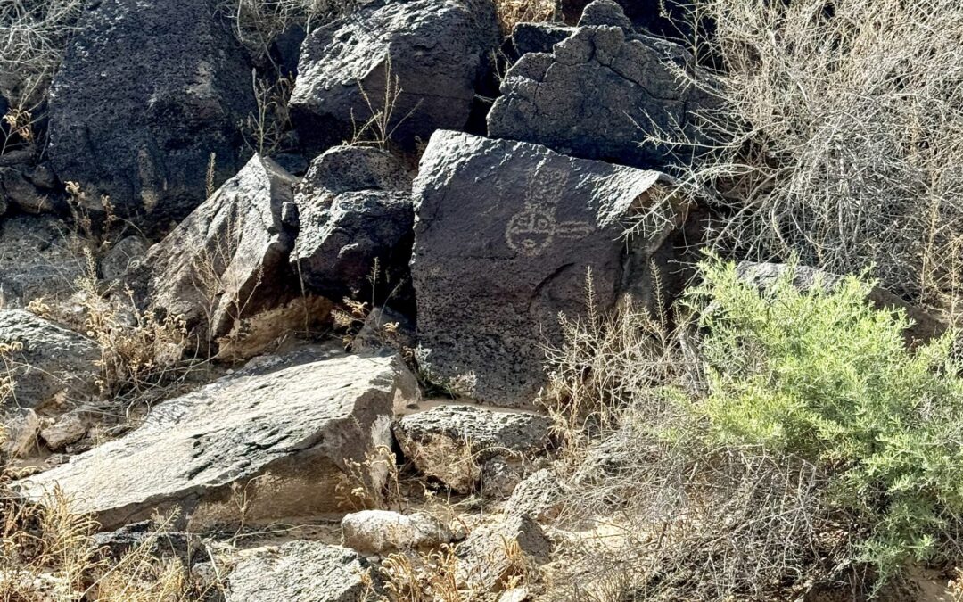 Petroglyph National Monument: Parking is Behind the Valvoline