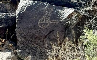 Petroglyph National Monument: Parking is Behind the Valvoline